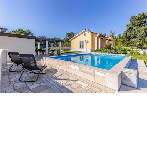 Awesome Home In Valtura With Wifi
