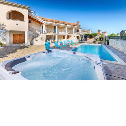 Awesome Home In Vodnjan With Jacuzzi