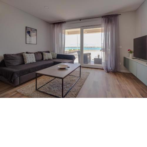 B & R Summer breeze apartments