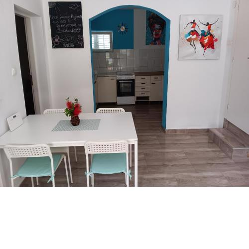 Babaloo Beach Apartments