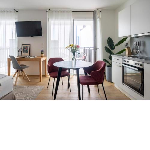 Balcony Bliss Studio by HM