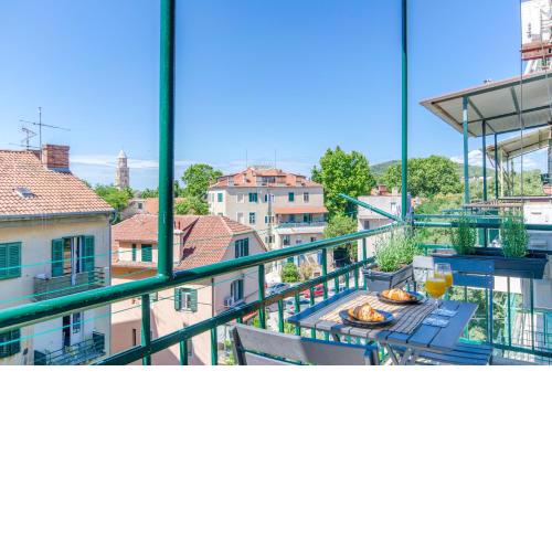 Balcony central apartment