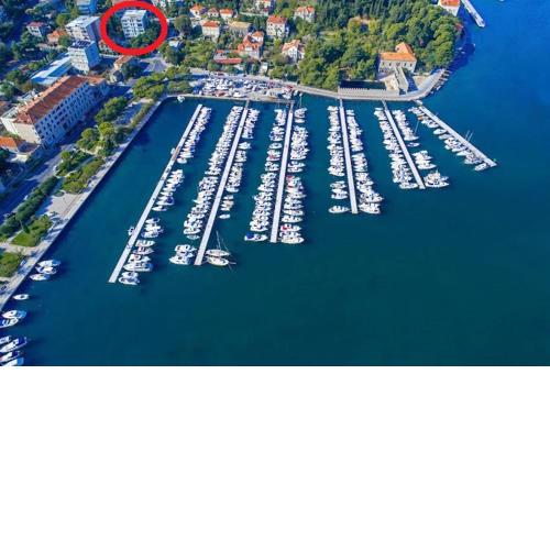 Batala1-City marina apartment with secured private parking