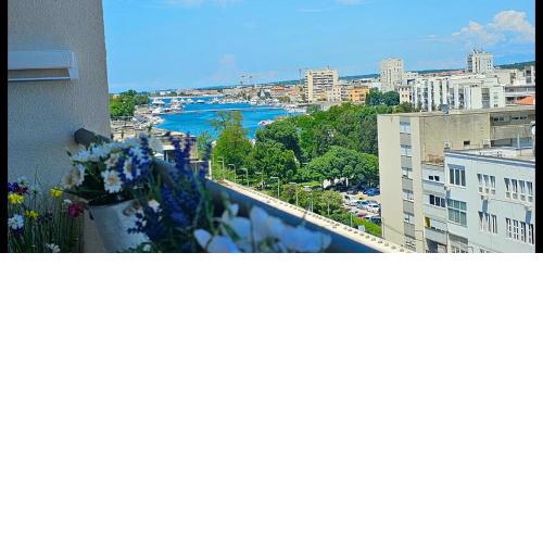 Beach Days-Panoramic city/sea view apartment