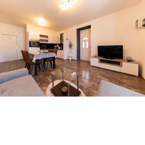 Beachfront Apartment Roko
