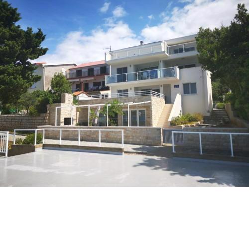 Beachfront Apartments - Villa Vita