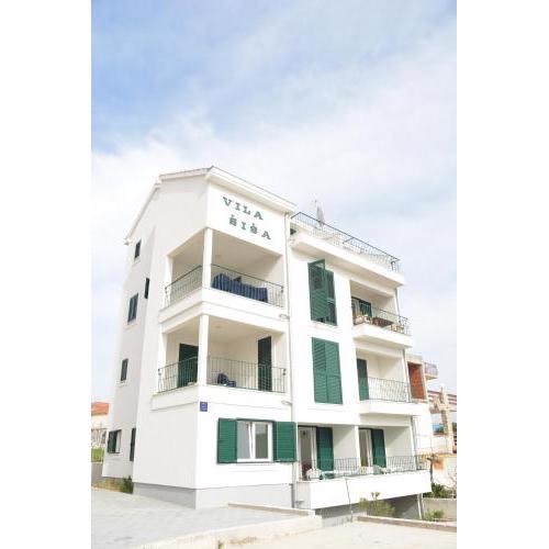 Beachfront Apartments Villa Šiša