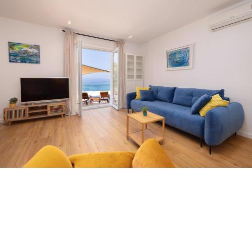 Beachfront Comfort Apartment NIVES
