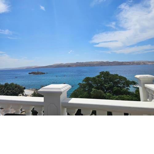 Beachfront House Amaris