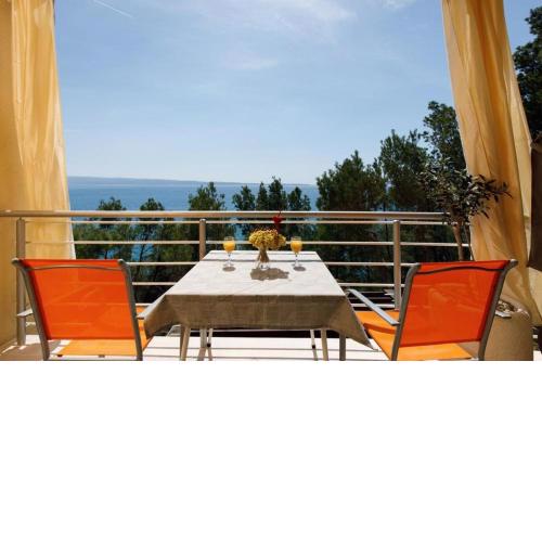 Beautiful apartment for 3 adults next to the beach