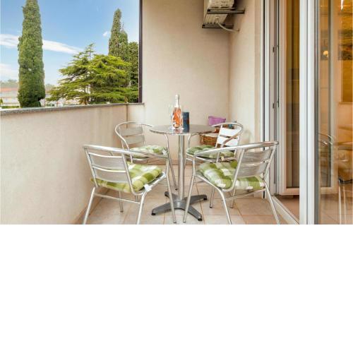 Beautiful Apartment In Fazana With Wifi