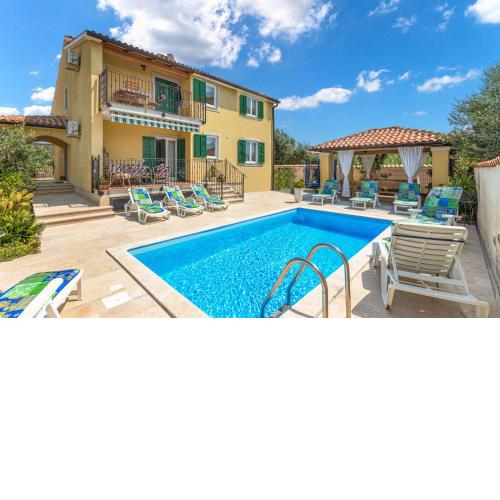 Beautiful Apartment In Fondole With Wifi