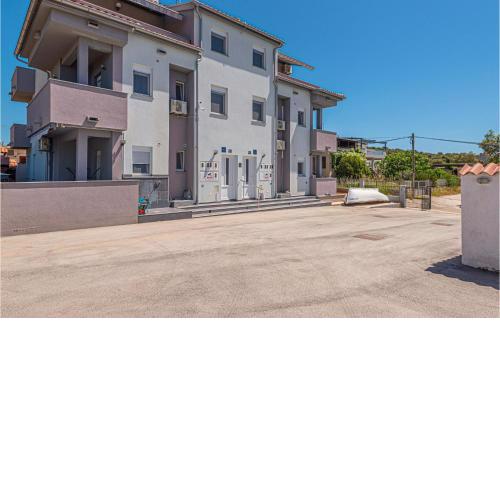 Beautiful Apartment In Kanica With Wifi