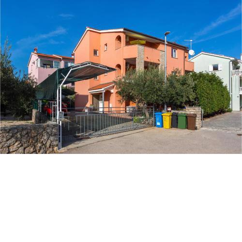 Beautiful Apartment In Krk With Kitchen
