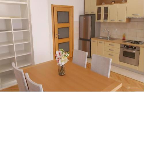 Beautiful Apartment In Makarska With Wifi