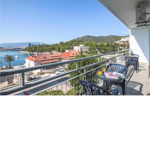 Beautiful Apartment In Ploce With House Sea View
