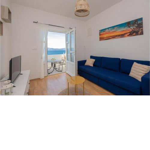 Beautiful Apartment In Podaca With Kitchen