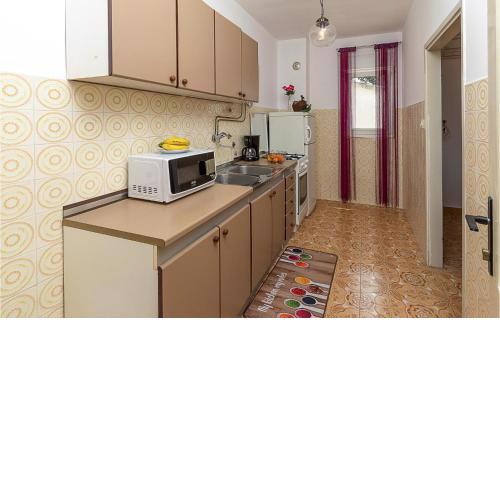 Beautiful Apartment In Pula With Jacuzzi