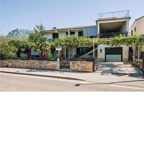 Beautiful Apartment In Seline With Wifi
