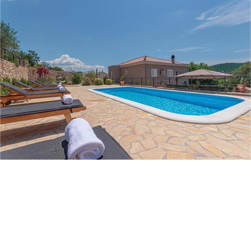 Beautiful Apartment In Sibenik With Wifi