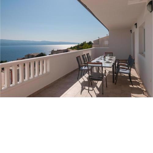 Beautiful Apartment In Stanici With Wifi