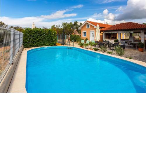 Beautiful Apartment In Sveti Vid-Miholjice