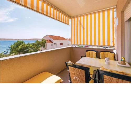 Beautiful Apartment In Vidalici With Wifi
