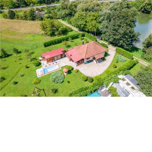 Beautiful Home In Banska Selnica With Sauna