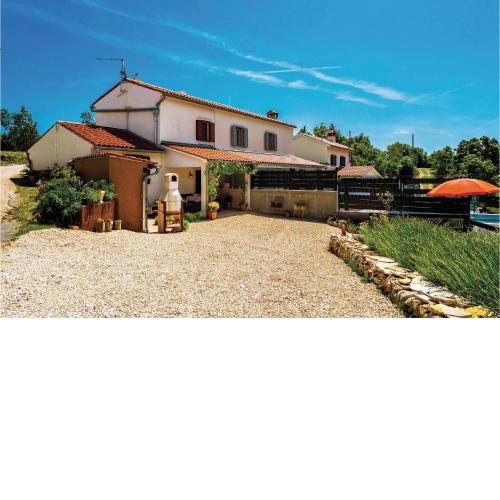 Beautiful Home In Bartici With Wifi