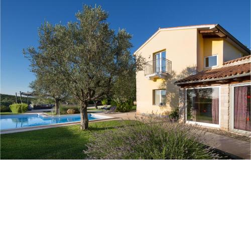Beautiful Home In Matohanci With Kitchen