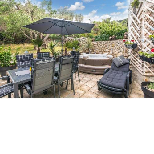 Beautiful Home In Miholascica With Jacuzzi