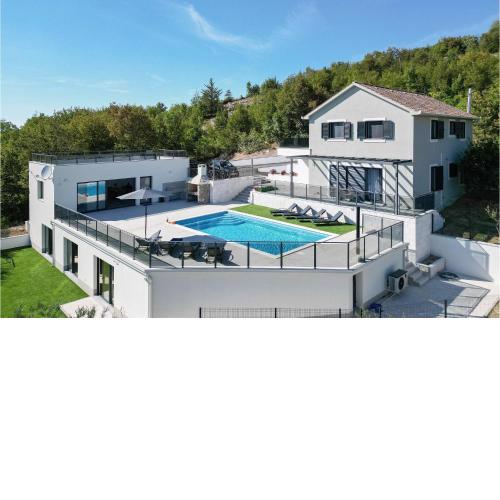 Beautiful Home In Obrovac Sinjski