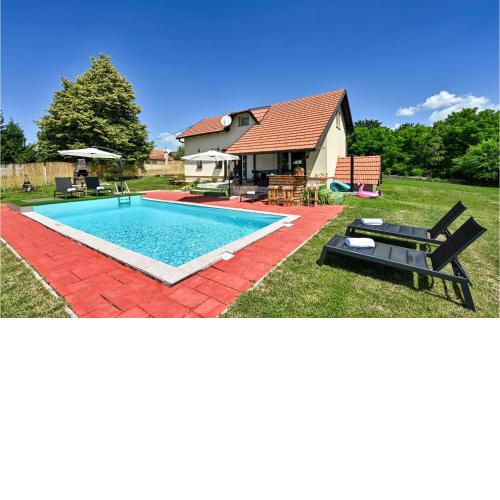 Beautiful Home In Pregrada With Kitchen