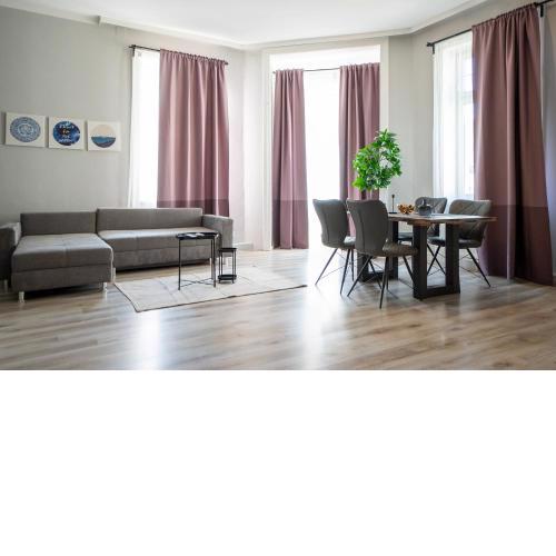 Beautiful New Apartment near City Center