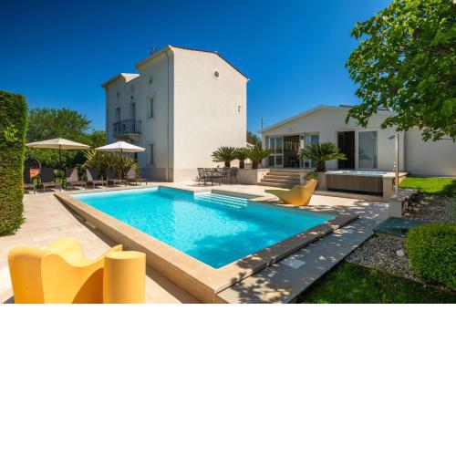 Beautiful Villa Bruna with jacuzzi in Porec