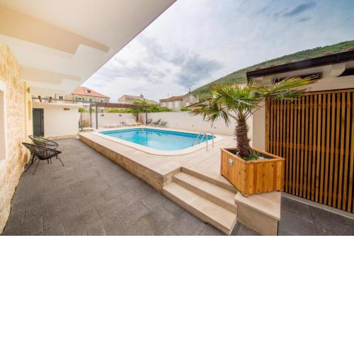 Bella Vista Suites