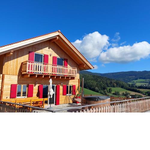 Bergchalet am Waldrand - Pool, Sauna & Kamin