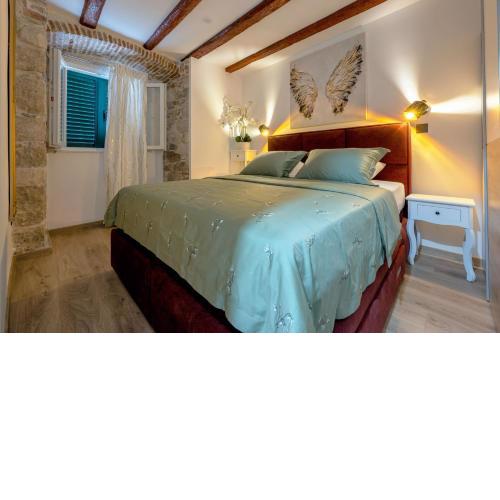 Bernard Deluxe Renovated Peaceful Old Town Gem