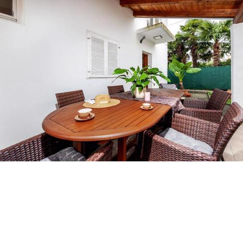 Beschauliches Studio-Apartment mit mediterranem Garten - 10 Minuten zum Strand