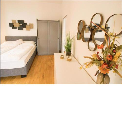 Between Schoenbrunn & the City Center (Apt. 16)
