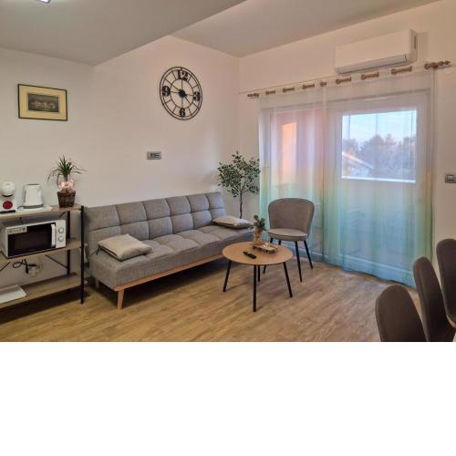 Bijeg u mir, Dvosobni apartman