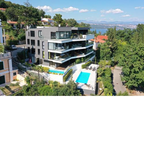 Blue Dot Apartment