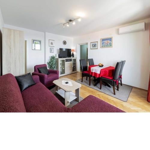 Blue Harmony Sea View Apartment - Two Bedroom Apartment with Balcony and Sea View