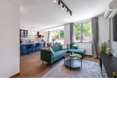Blue Sky Apartment