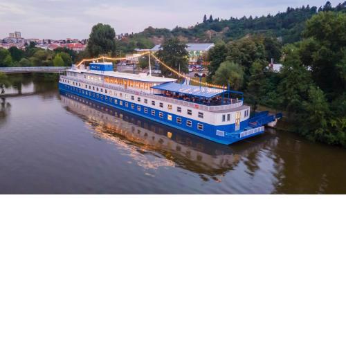 Botel Racek