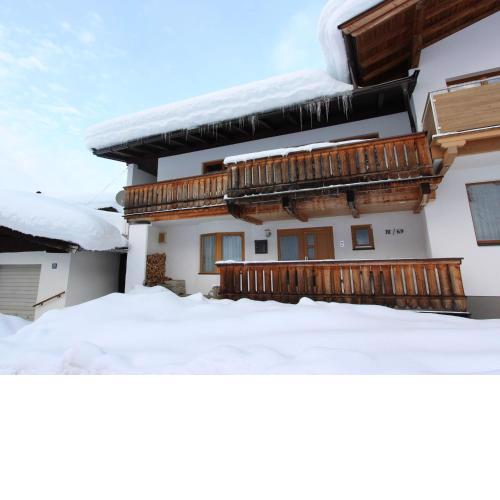 Boutique Apartment with Mountain View