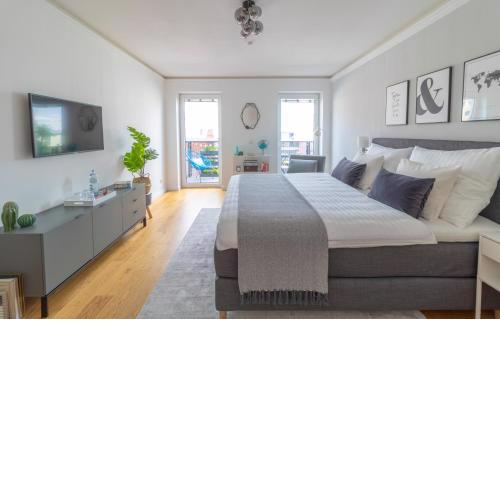 Boutique Sky City Apt. with BALCONY / TOP SPOT
