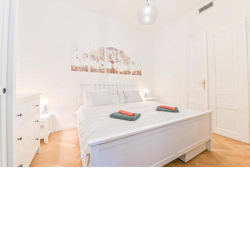 Brand New Apartment next to Old Town Square