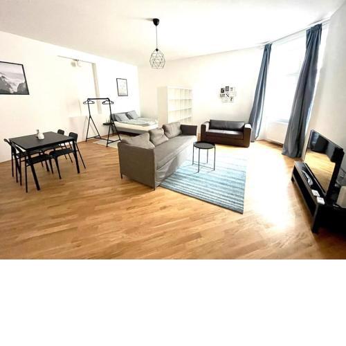 Brand New & Spacious Apartment in the City Centre
