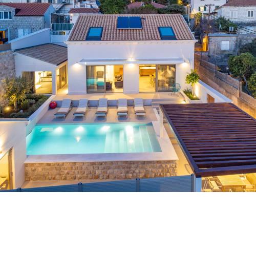 Brand New Villa Carmelita Exclusive with free Smart Car
